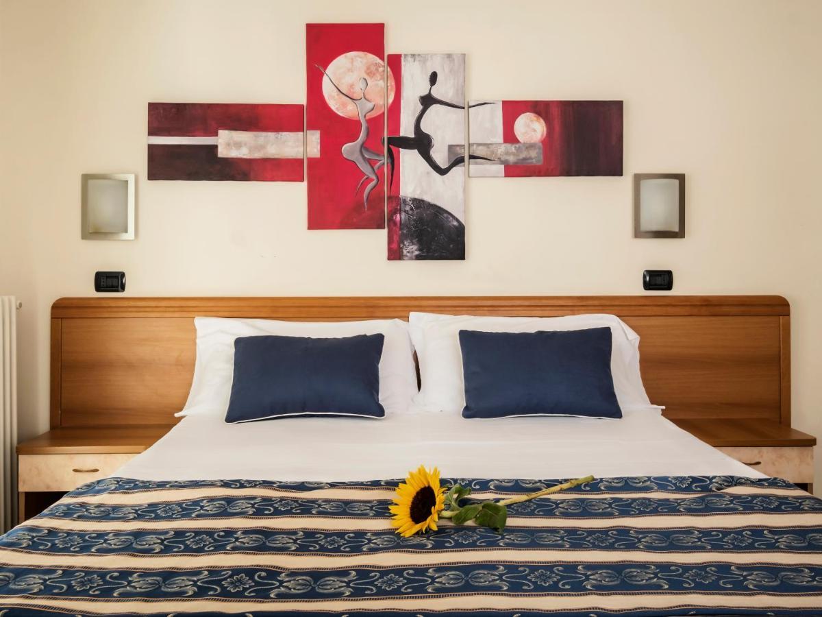 Hotel Bridge Rimini Dış mekan fotoğraf